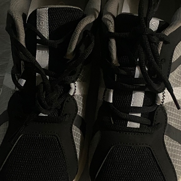 Vionic Brisk Radiant Black and Gray Size 8.5 - Picture 6 of 13